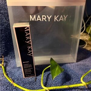 Mary Kay CC Cream - Light Beige